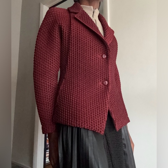 Issey Miyake Diamond pleated Blazer - Picture 11 of 15
